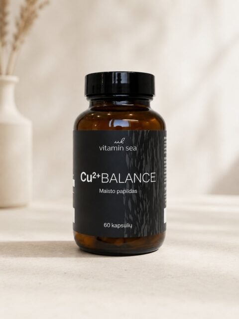 Naujiena VitaminSea lentynoje – Cu²⁺ BALANCE!
Ar žinojote, kad varis yra vienas svarbiausių mikroelementų mūsų organizme? Jis dalyvauja daugelyje gyvybiškai svarbių procesų – nuo energijos apykaitos iki odos, plaukų ir imuninės sistemos funkcijų.Pristatome Vitamin Sea Cu²⁺ BALANCE – maisto papildą su vario bisglicinatu, lengvai pasisavinama vario forma. Ši vario forma  pasižymi geru pasisavinimu ir yra švelni virškinimo sistemai.Varis yra svarbus mikroelementas, kuris: ✔️ prisideda prie normalios imuninės sistemos veiklos; ✔️ padeda palaikyti normalią energijos apykaitą; ✔️ reikalingas normaliai jungiamojo audinio ir nervų sistemos funkcijai; ✔️ prisideda prie normalios plaukų ir odos pigmentacijos; ✔️ padeda palaikyti normalią geležies pernašą organizme; ✔️ padeda apsaugoti ląsteles nuo oksidacinio streso.Mažas mikroelementas, turintis didelę reikšmę kasdienei savijautai ir organizmo funkcijoms.
Jau galite rasti www.vitaminsea.lt